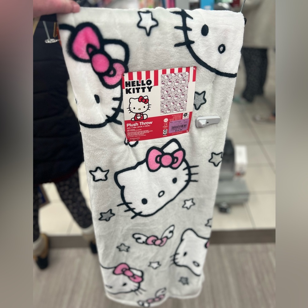 Hello kitty Burlington gray and pink throw blanket 🩷🩶
